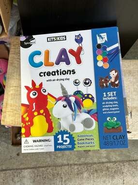 SpiceBox Kits for Kids Clay Creations Air-Drying Modeling Clay Kit